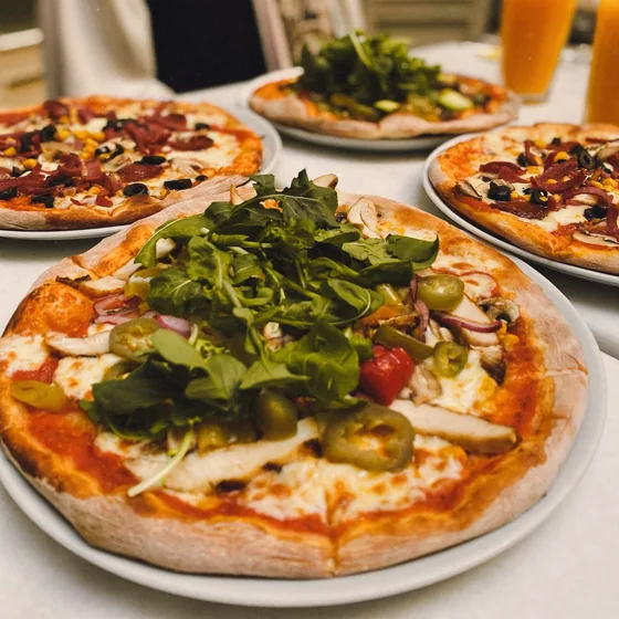 Garden vegetable pizza